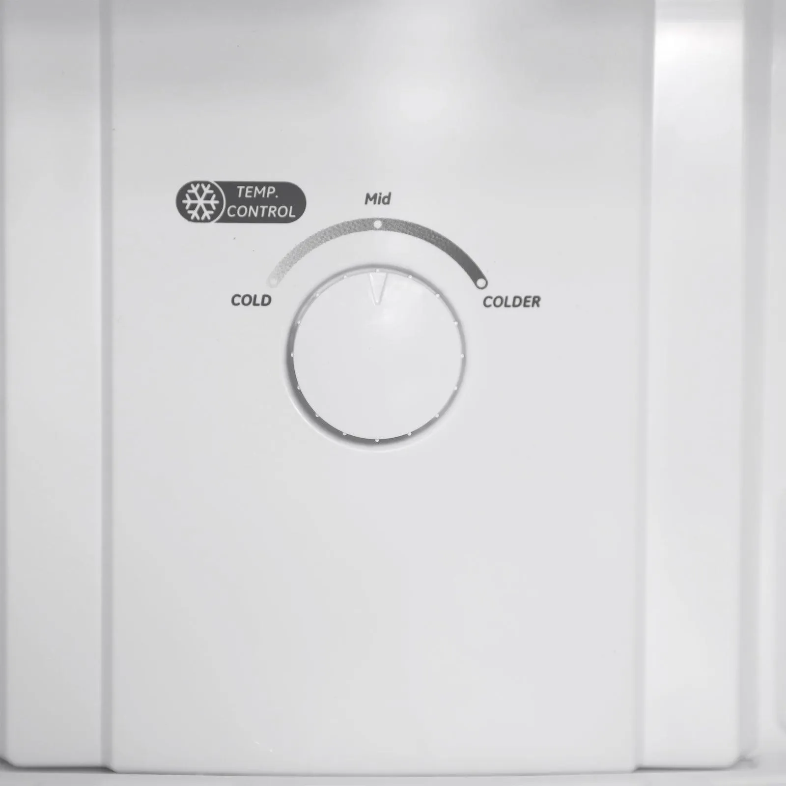 Avanti FF18D3S4 Avanti Frost-Free Apartment Size Refrigerator, 18.0 Cu. Ft.