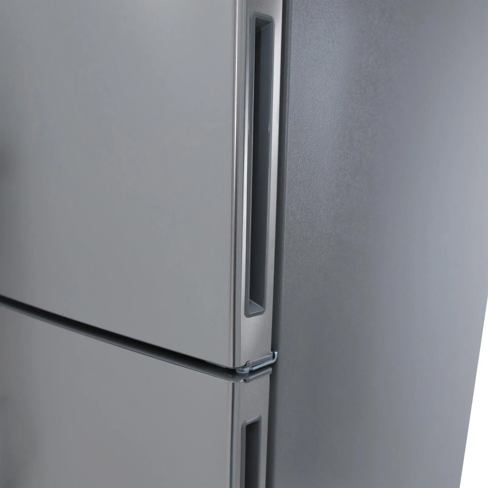 Avanti FF18D3S4 Avanti Frost-Free Apartment Size Refrigerator, 18.0 Cu. Ft.