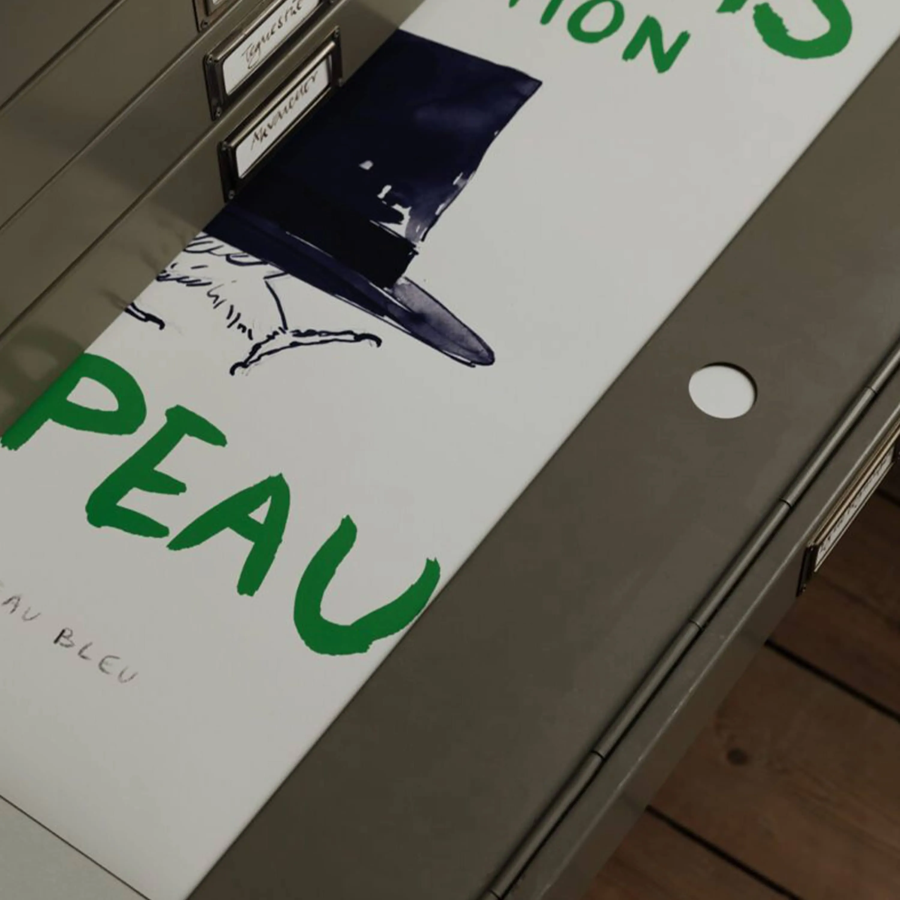 L’Oiseau au Chapeau Bleu Print 70Cm x 100Cm