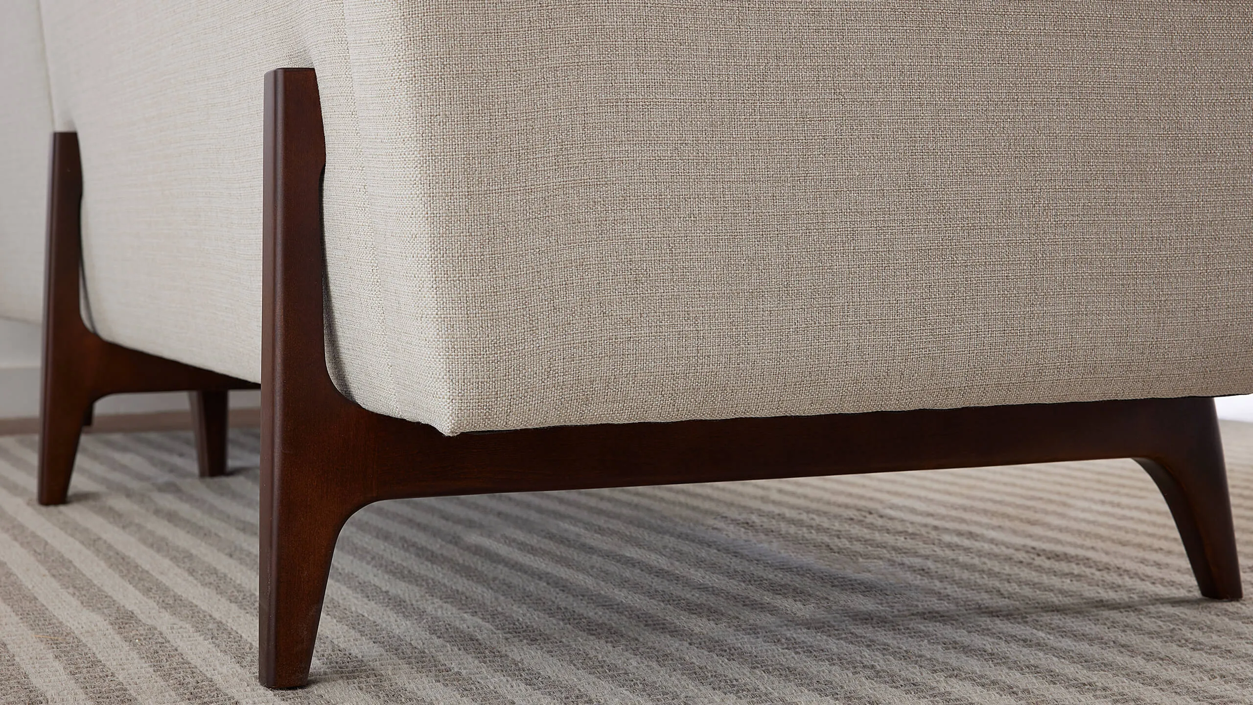 Tyler Sectional With Bumper